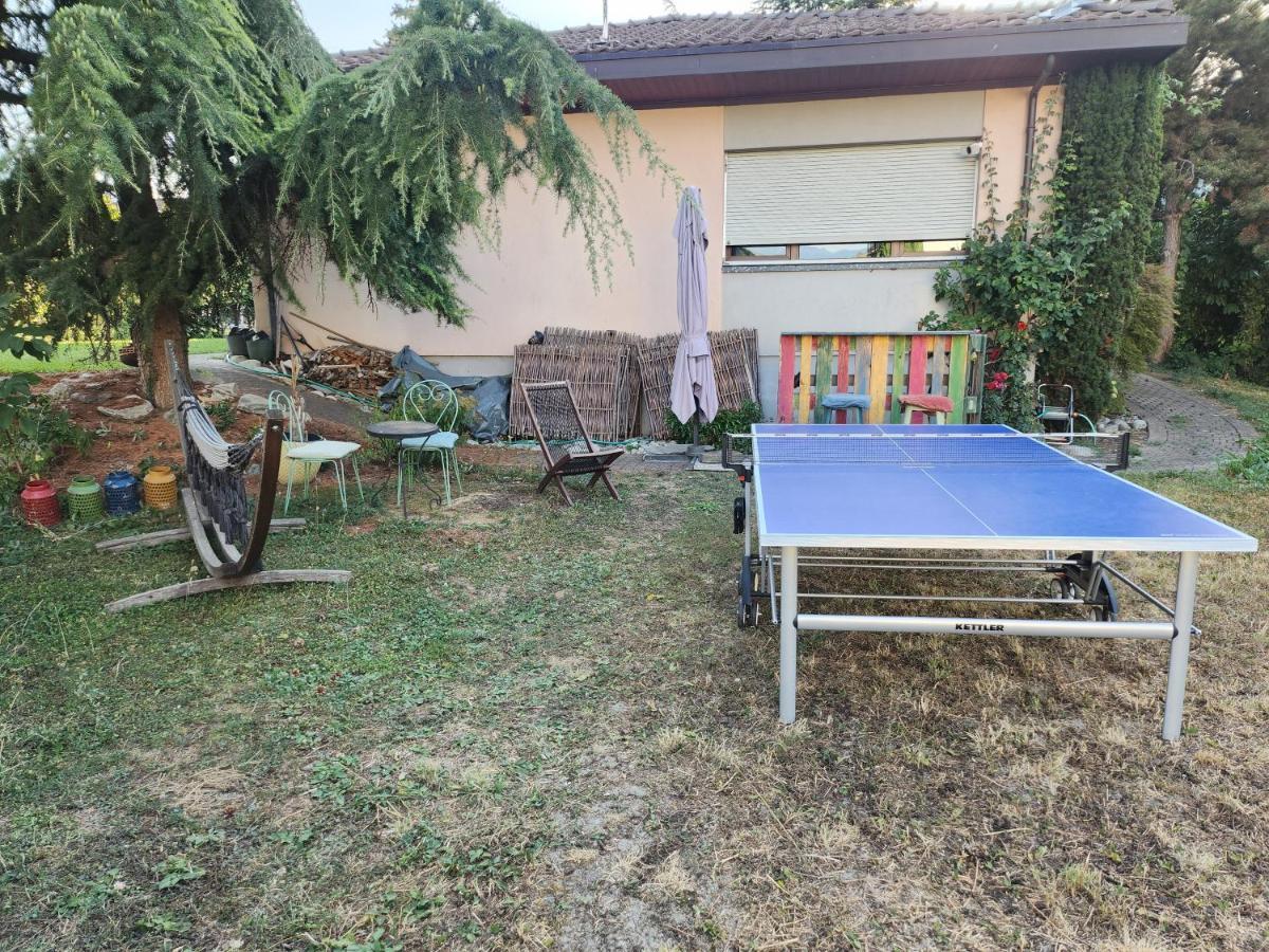 Chez Pipo Panzió Conthey Kültér fotó