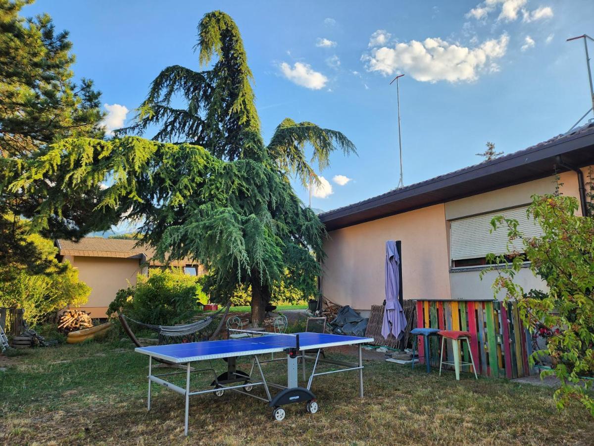 Chez Pipo Panzió Conthey Kültér fotó